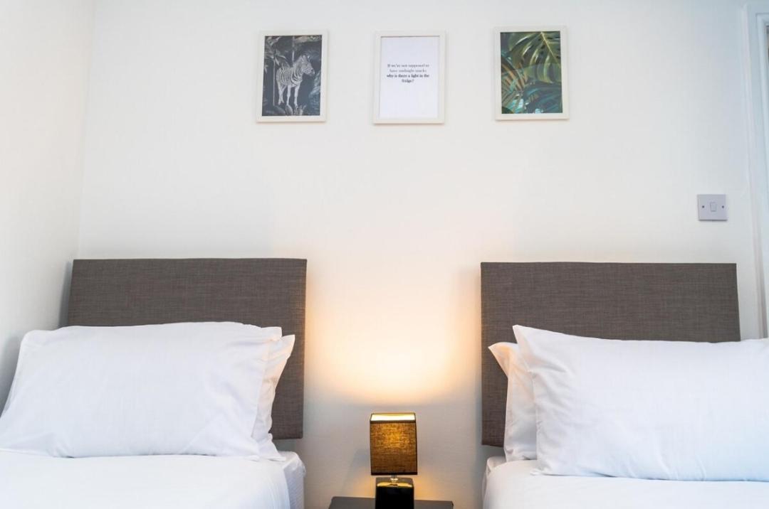 Charming York House- Walking Distance To Town Centre Villa ภายนอก รูปภาพ