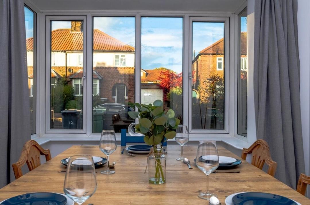 Charming York House- Walking Distance To Town Centre Villa ภายนอก รูปภาพ