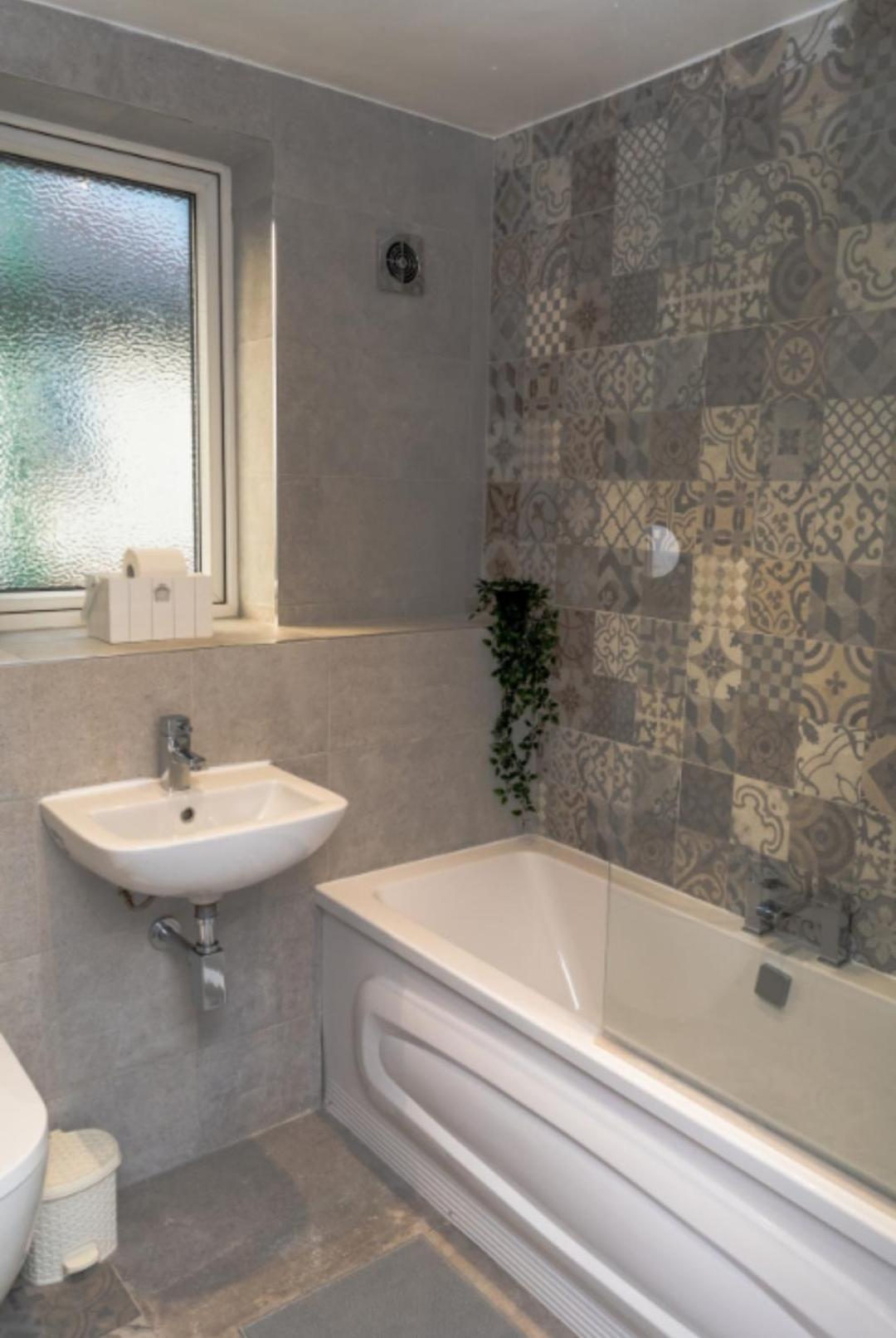 Charming York House- Walking Distance To Town Centre Villa ภายนอก รูปภาพ